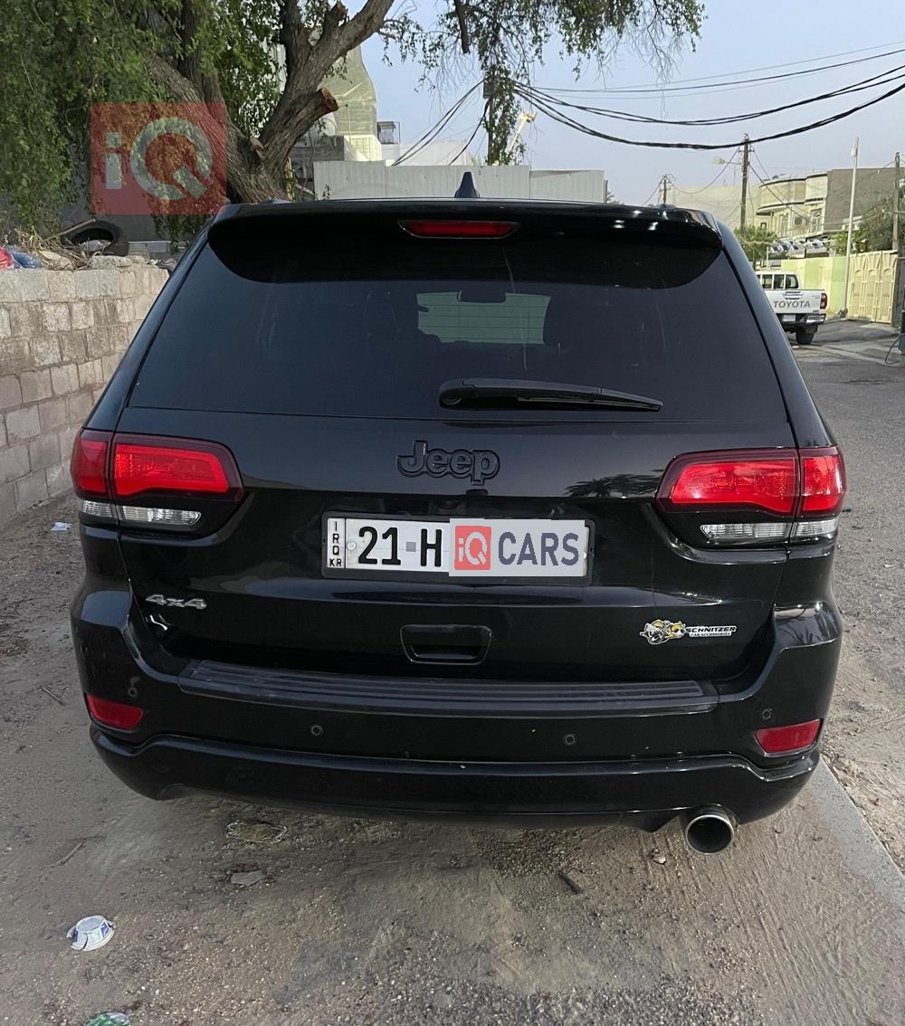 جیپ گراند شیرۆکی